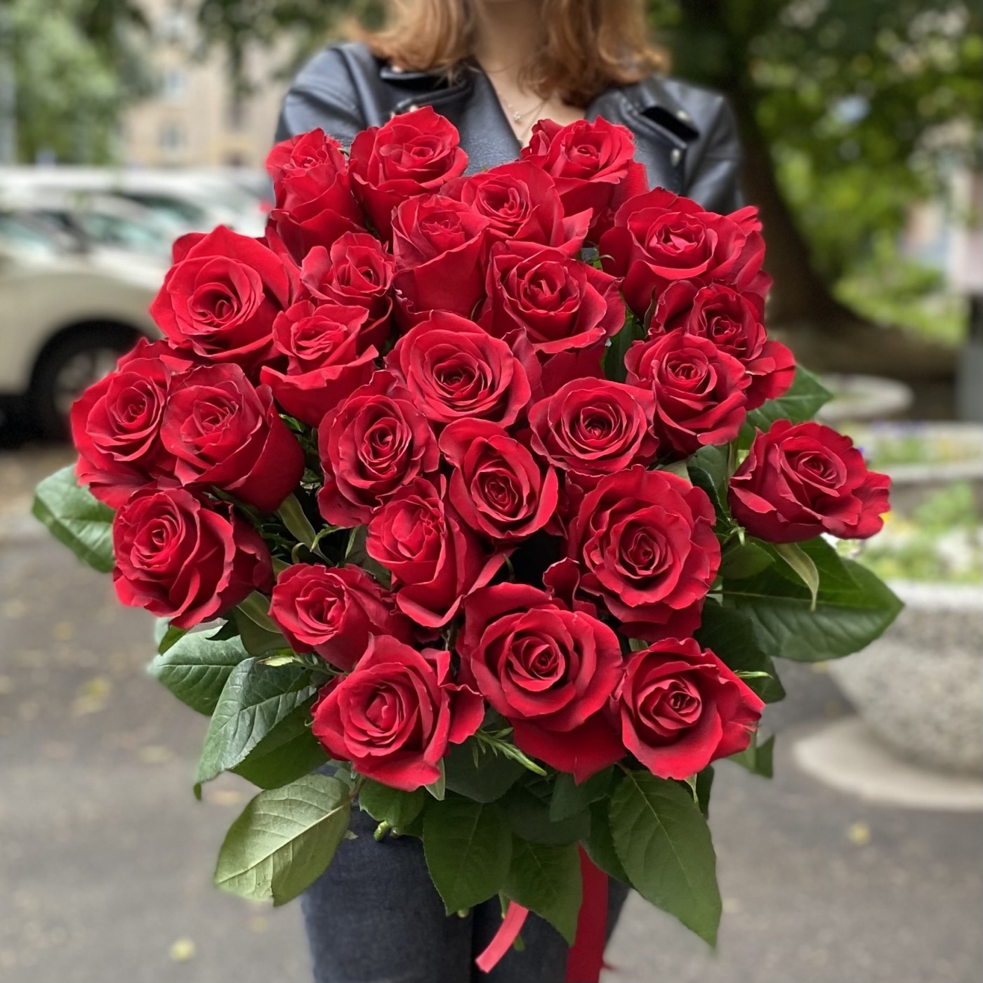 25 красных роз Premium 70 см.