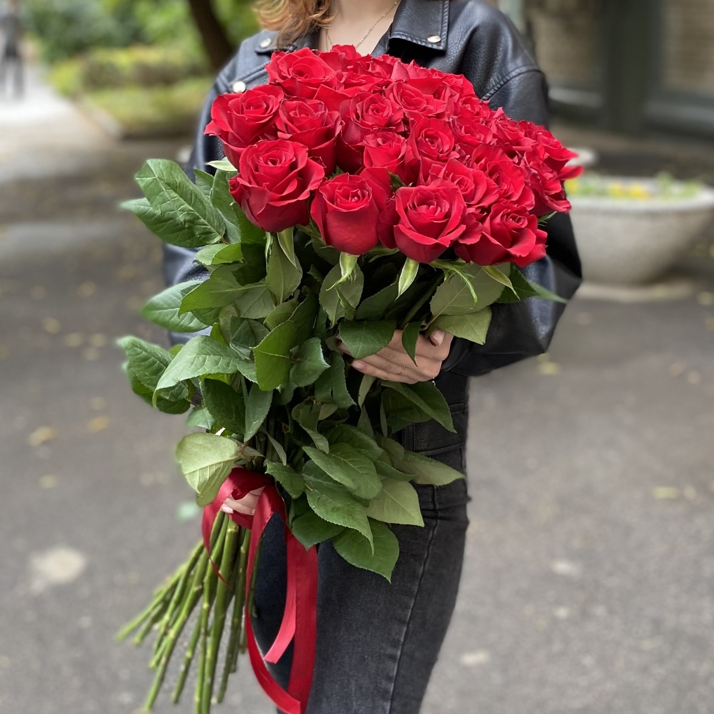 25 красных роз Premium 70 см.