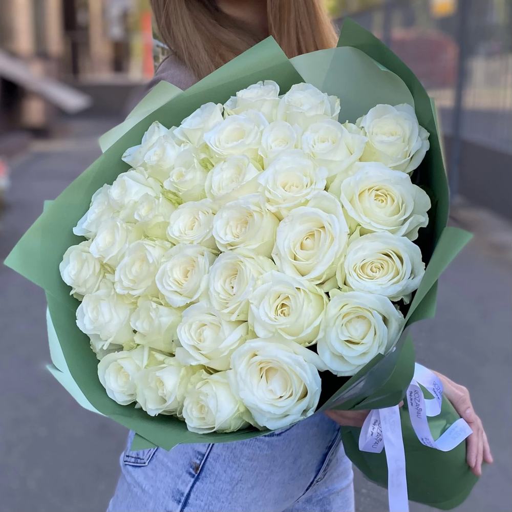 35 белых роз Premium 50 см.