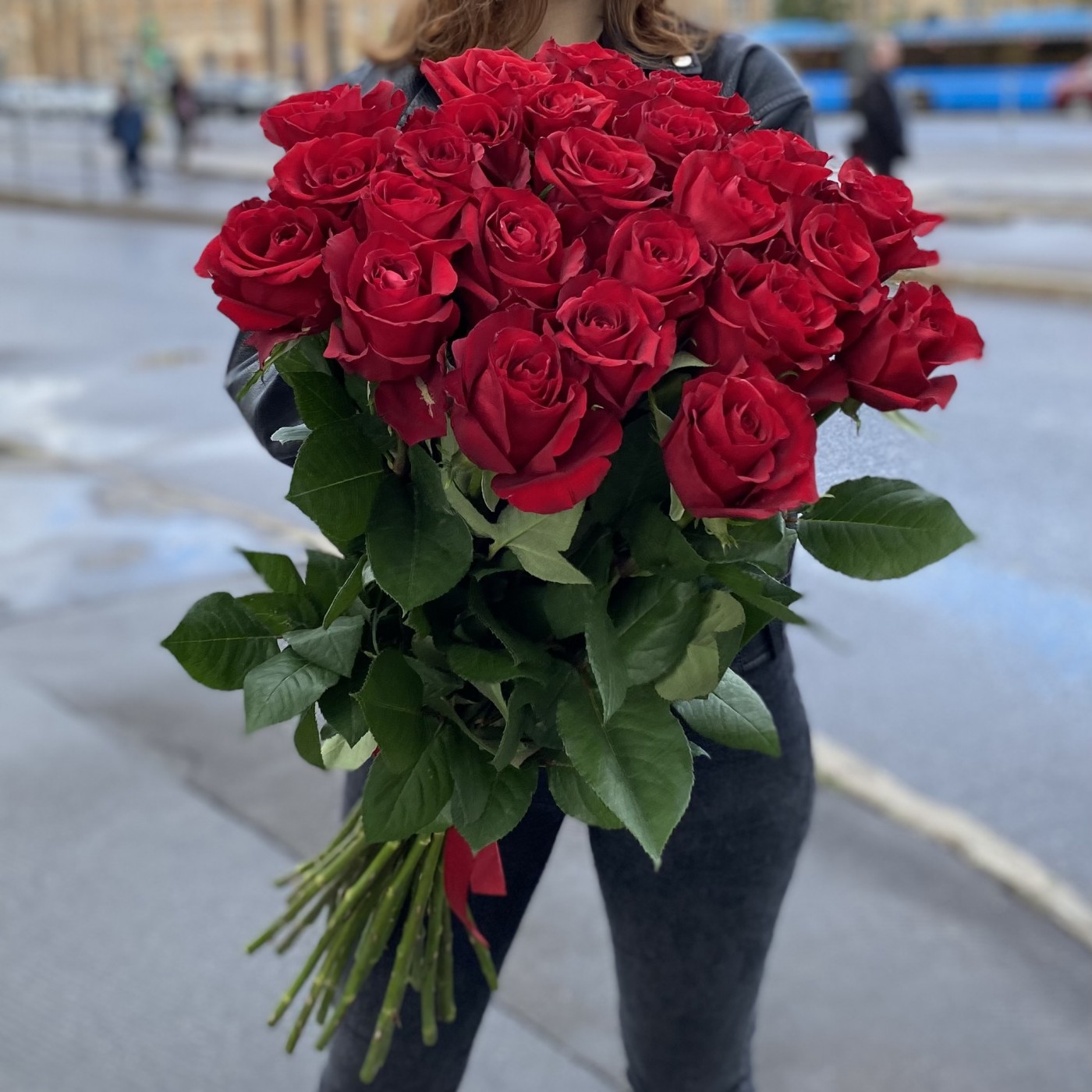 25 красных роз Premium 70 см.